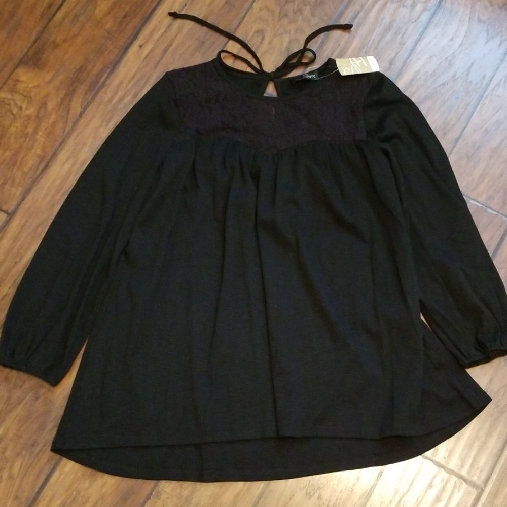 NWT Womens Suzanne Betro top